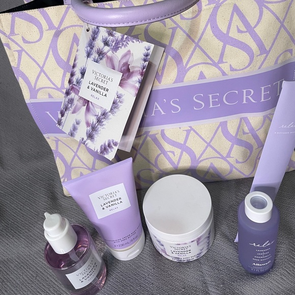 Victoria Secret Ritual Kit - Picture 3 of 4